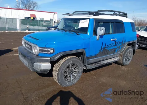2007 Toyota Fj Cruiser z USA, uszkodzony, nr VIN JTEBU11F770067948